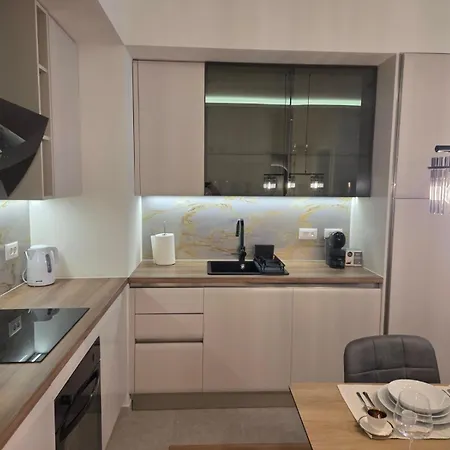 Waterfront - Na Vodi Βελιγράδι