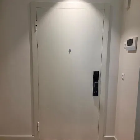 アパート Waterfront - Na Vodi ベオグラード