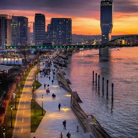 Waterfront - Na Vodi Διαμέρισμα *