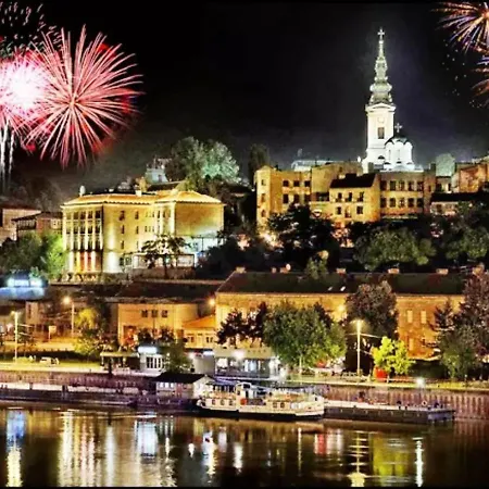 アパート Waterfront - Na Vodi ベオグラード